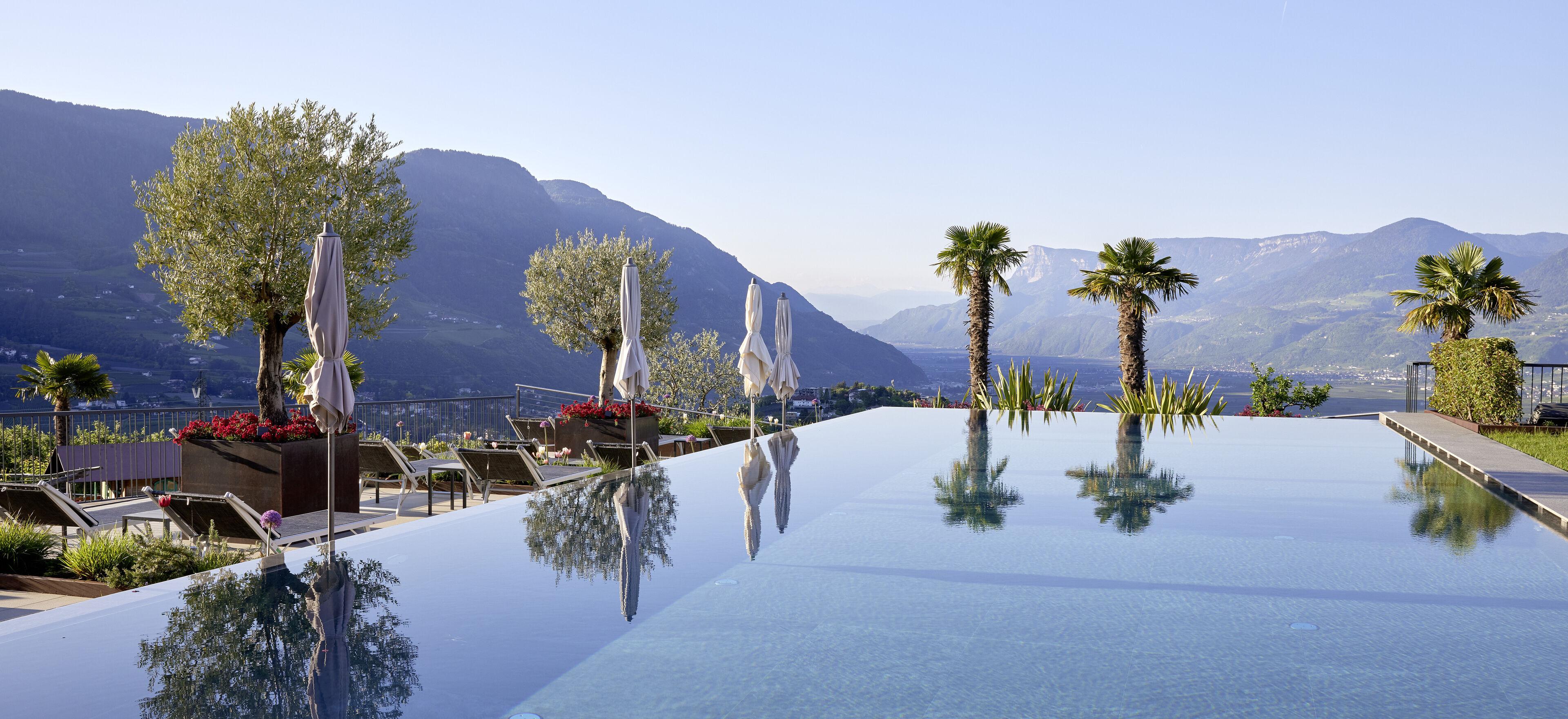 Infinity Pool Infinity Pool